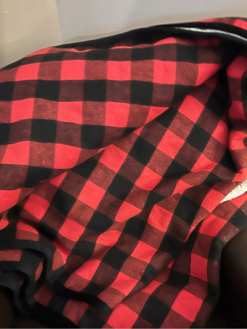 XL - new w/o tag- DEMDACO Cuddling in a Winter Wonderland Buffalo Plaid blanket
